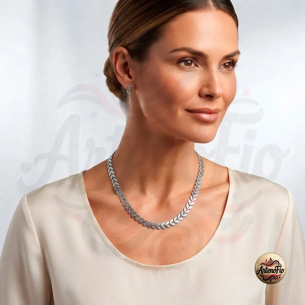 Choker com design de escamas em aco inoxidavel prata. 2